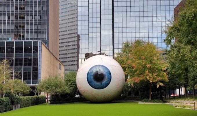 Giant Eyeball - Dallas